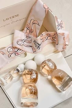 BOX LAVERNE SENSE FOR EVER By GEORGiNA
