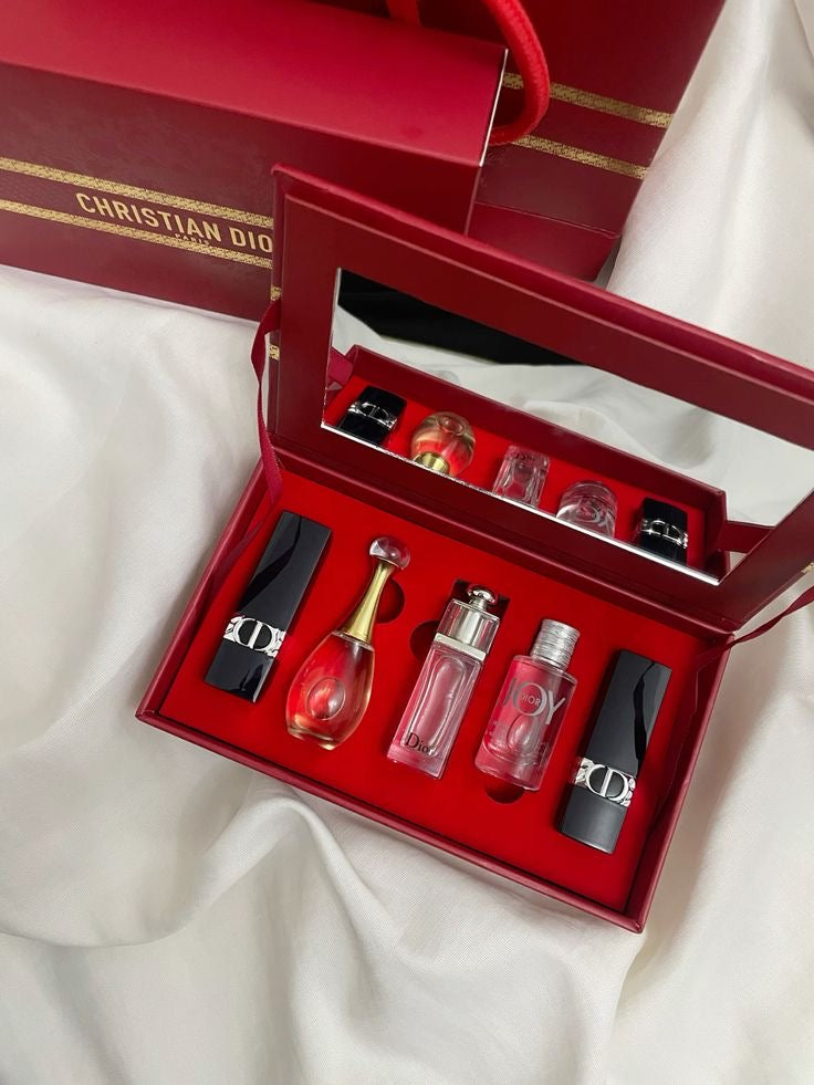 BOX  DIOR ✨ 3 mini parfum 10ml + 2 lipstick couleur différent