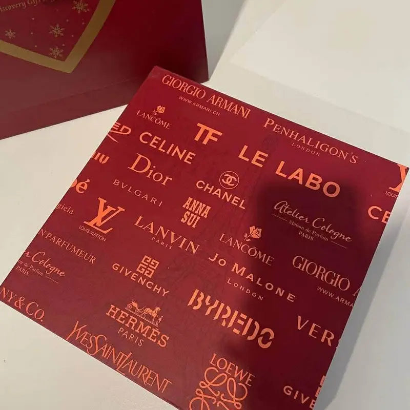 Coffret Cadeau Découverte Surprise DAG – 12 Mini-Parfums de Luxe pour Femme